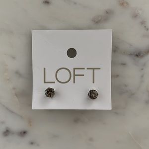 3️⃣ LOFT Grey Stone Stud Earrings- Never worn!